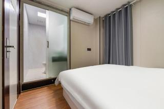 Huajing Hotel (Near Shanghai Ninth People's Hospital,South Xizang Road Metro Station) - 3