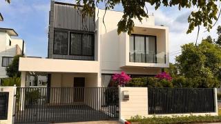 Lux Laguna Park 5 bedroom No pool - 0