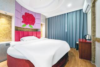 Huajing Hotel (Near Shanghai Ninth People's Hospital,South Xizang Road Metro Station) - 1
