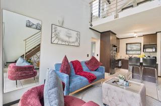 Zalari Loft B, Nature-Inspired 2 Bed Loft, Paulshof, Sandton - 9
