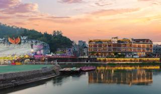 Phoenix San San Homestay-Located in Phoenix Ancient Town-all room types offer river views-One free high-speed train pick-up service-with butler-style service-Free exquisite afternoon tea - 4