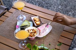 Phoenix San San Homestay-Located in Phoenix Ancient Town-all room types offer river views-One free high-speed train pick-up service-with butler-style service-Free exquisite afternoon tea - 6