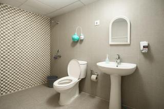 Couple friendly room with ac, comfy bed and private window view - 9