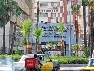 شقه روعه مكيفه محطة الرمل المربع الذهبي السياحي بجوار كلية الطب - 5