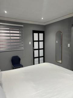 Zeus Guest House - 1