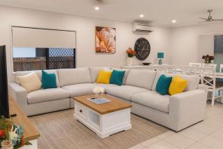 Eastlake Living Pet-Friendly 4BR Home with BBQ - 9