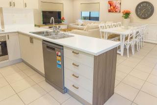 Eastlake Living Pet-Friendly 4BR Home with BBQ - 8