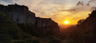 LA CHASCONA DI FARNESE casa di tufo nel borgo - 2