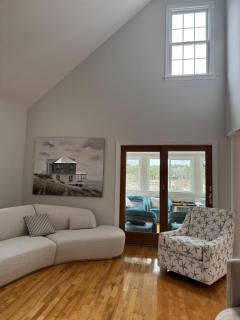 Serene waterfront getaway - 0