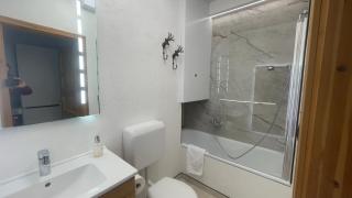 Bergkristall Ruhe und Aussicht auf 1100m - 1