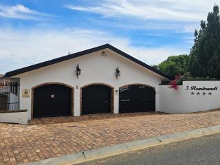 5 Rembrandt Guesthouse - 9