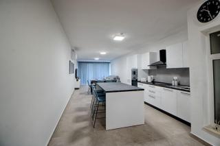 New 3 Bedroom Family Apartment with Terrace - 2