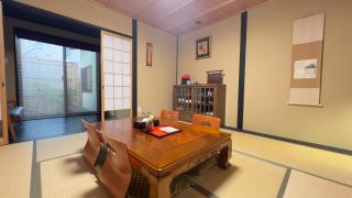 1-minute walk to Keihan Fushi mi Inari St ation 5-minute walk to Fushi mi Inari T aisha - 3