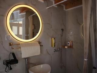 Golden Sun Salon - 0