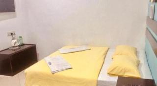 OYO 90576 Holiday Dive Inn - 7