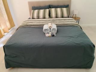 Quiet Spacious Room in a Shared Family Home in Yarrabilba - 9