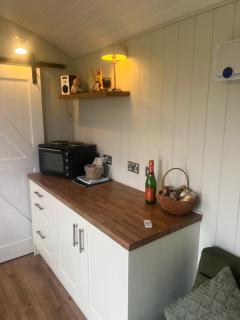 Whitethorn Shepherds Hut - 1