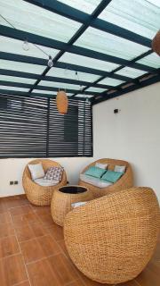 Appartement fonctionnel a l'etage, vue sur un plan d'eau - 1