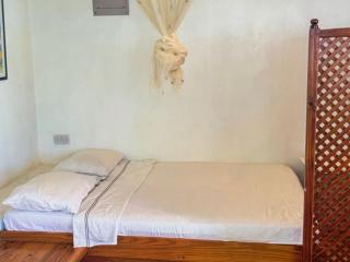 Tropical Garden Hideaway by the Sea - 1