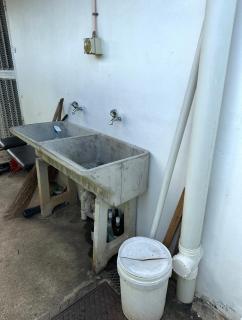 Cozy Self-contained Unit - 4