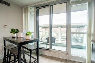 Modern 1Bedroom Condo with Balcony Downtown Toronto - 7