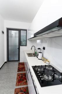 Lavington Hidden Gem - 9