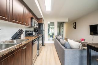 Modern 1Bedroom Condo with Balcony Downtown Toronto - 5