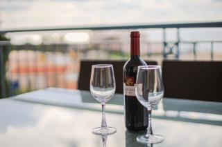 H&O Golden Sunset View Apartment - 6