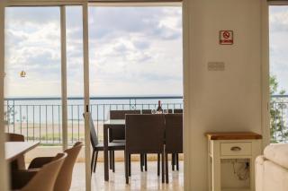 H&O Golden Sunset View Apartment - 3