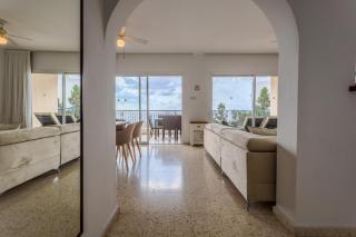 H&O Golden Sunset View Apartment - 4