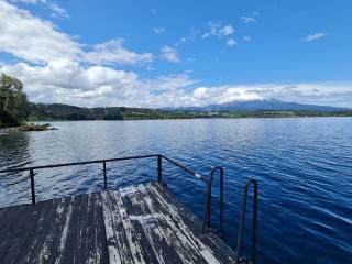 Large Lake House - 9