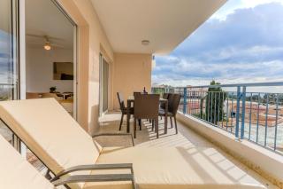 H&O Golden Sunset View Apartment - 7