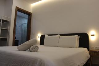 Designer One-Bedroom Apartment in Scenic Marsaxlokk - 9