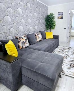 2х-ком Люкс Пр Б Момышулы 4а в центре Шымкента -1й этаж - Schymkent - 2