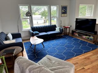 Hamptons Beach House, 5-minute walk to Bay Beach - 6