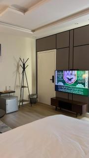 استيديو الحمراء بدخول ذاتي - 7