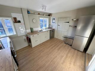 Beautiful Four Bedroom Cottage in Little Glemham, Suffolk - 1