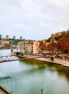 Vue sur l'eau - Lyon - 8