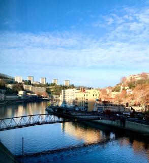 Vue sur l'eau - Lyon - 9