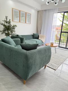 Spacious Fully equipped 1B w king bed, Gym pool - 0