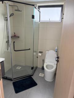 Spacious Fully equipped 1B w king bed, Gym pool - 7