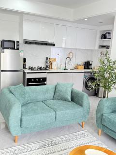 Spacious Fully equipped 1B w king bed, Gym pool - 1