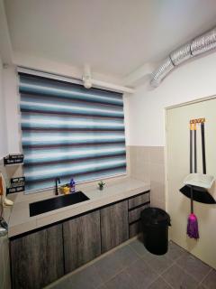 ZE Emerald Avenue I - 1