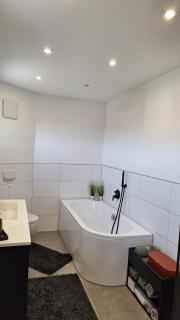 Ferienwohnung mit eigenem Garten und Burgblick - 4