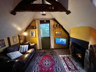 Sleeps 1- Retro- WiFi- Parking- Fireplace- Bbq - 0