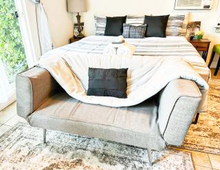 Cozy Studio Retreat with Shared Yard-Hal2 - 7