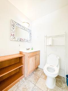 Cozy Studio Retreat with Shared Yard-Hal2 - 6