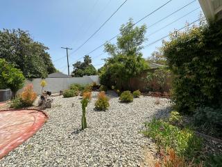 Cozy Studio Retreat with Shared Yard-Hal2 - 1