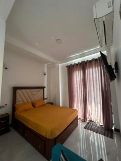 Andrew Transit - Near Airport - 2