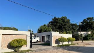 Silver Reeds Boutique Guest House - 2